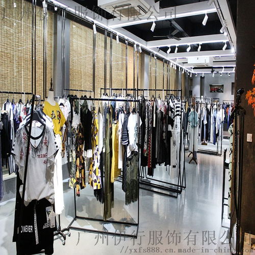 雪之雨蝶 母女夏日時(shí)尚折扣指南，揭秘優(yōu)質(zhì)女裝批發(fā)奧秘